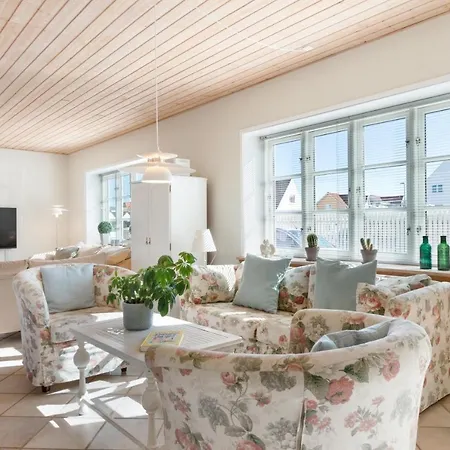 Holiday home Unique Located On Norgesvej 8 Lokken